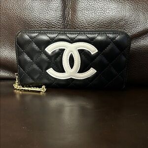 Elegant Black Quilted Women's Wallet